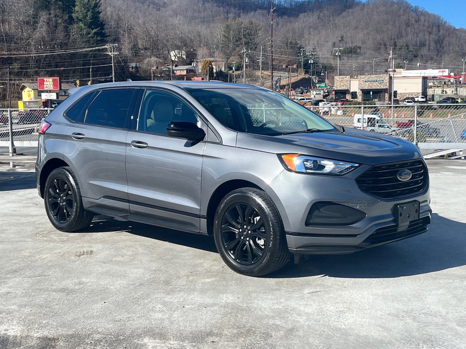 Certified 2024 Ford Edge SE w/ Black Appearance Package