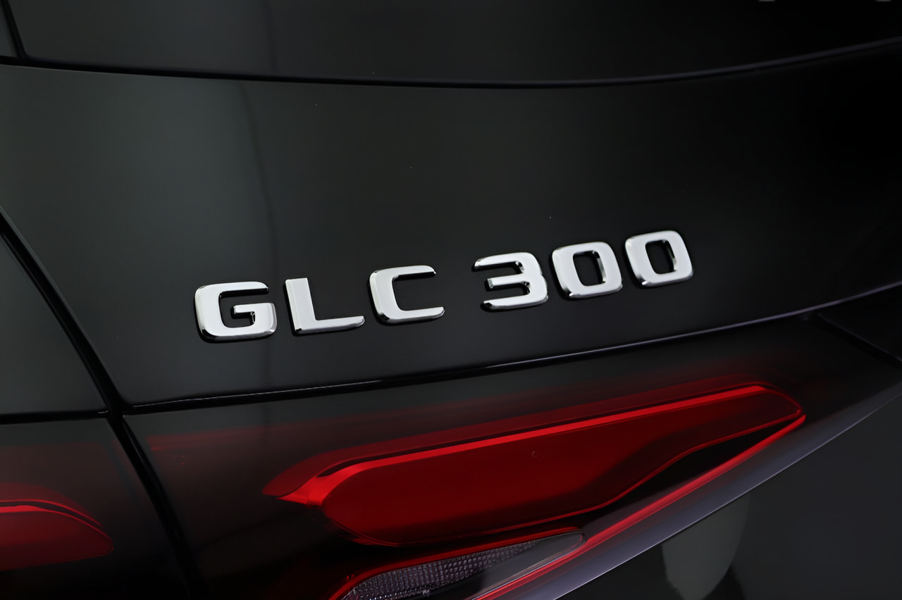 Used 2026 Mercedes-Benz GLC 300 image 19
