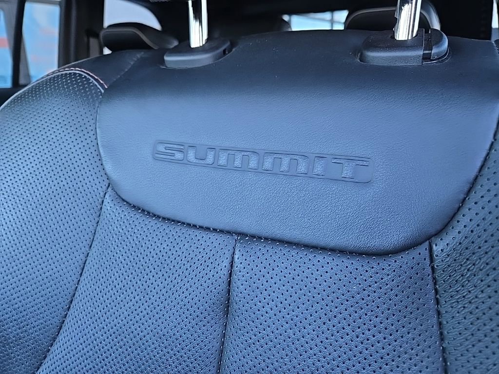 Used 2025 Jeep Grand Cherokee Summit image 34