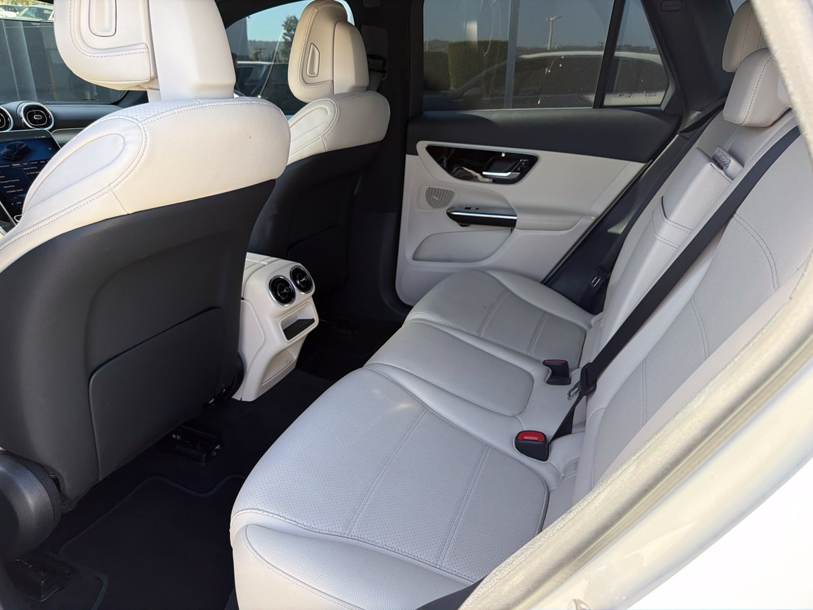 Used 2026 Mercedes-Benz GLC 300 image 7