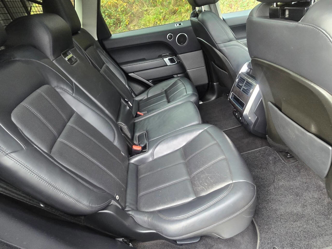 Used 2018 Land Rover Range Rover Sport HSE image 14