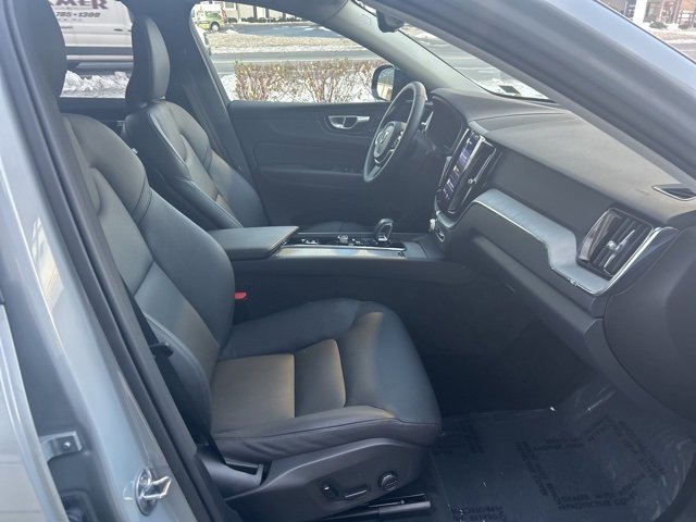 Certified 2025 Volvo XC60 B5 Plus image 15