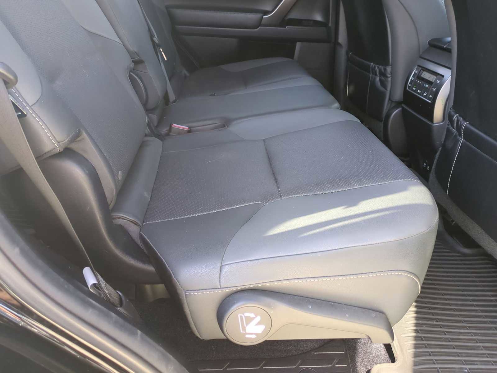 Used 2022 Lexus GX 460 image 28