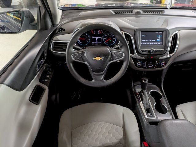 Used 2018 Chevrolet Equinox LS FWD image 16
