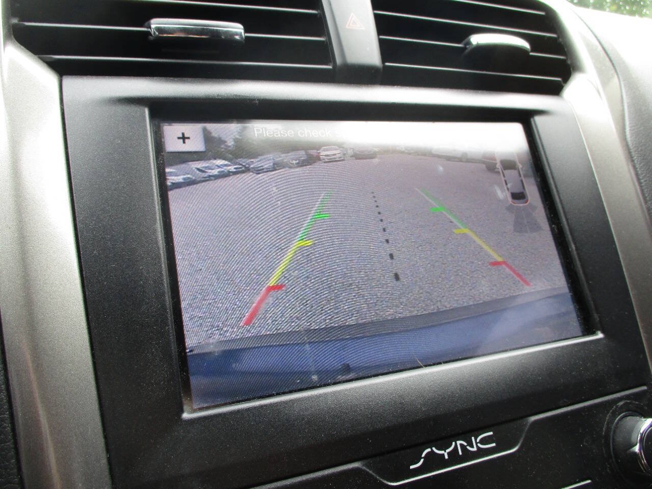 Used 2019 Ford Fusion SE FWD image 20