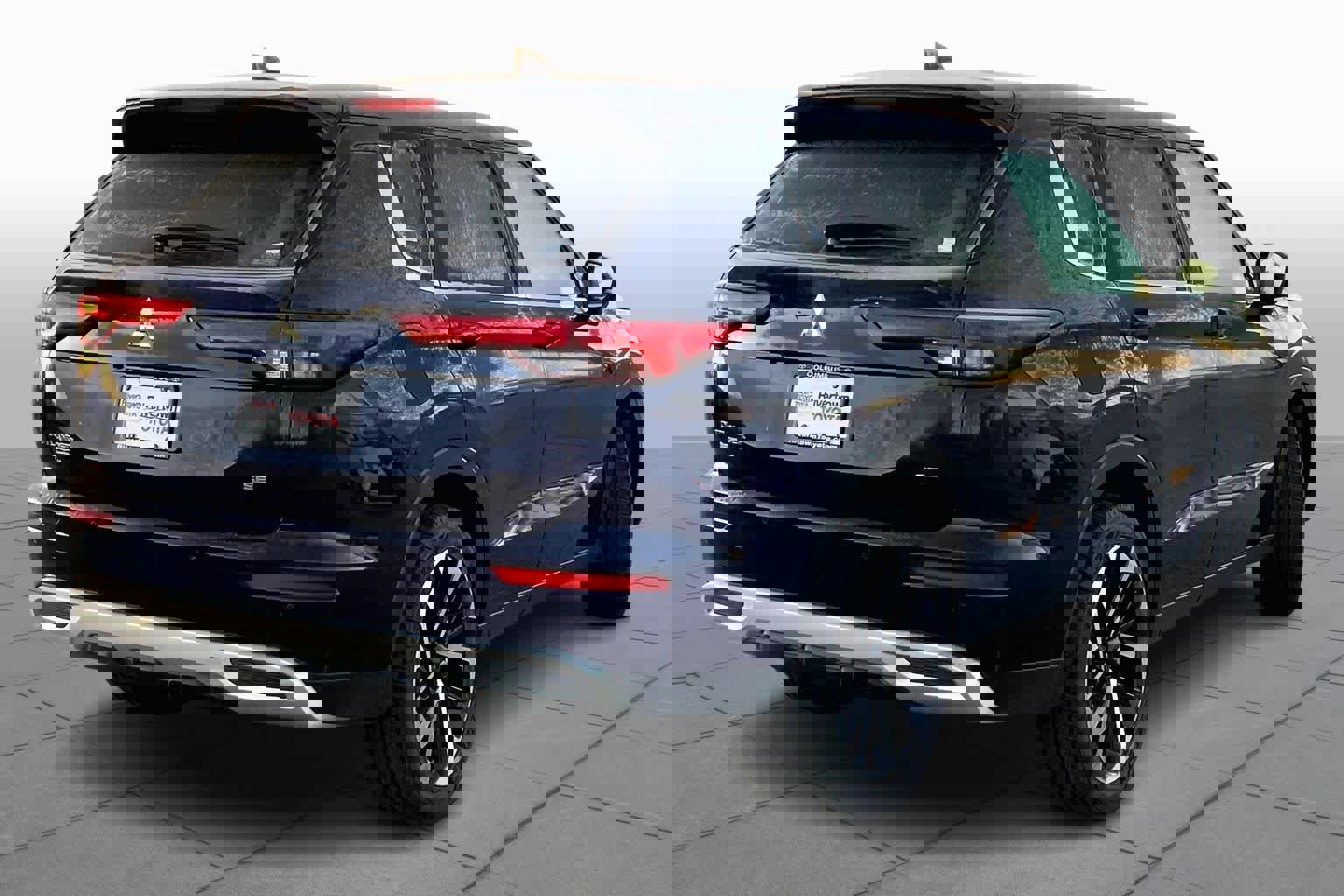 Used 2024 Mitsubishi Outlander SE image 13