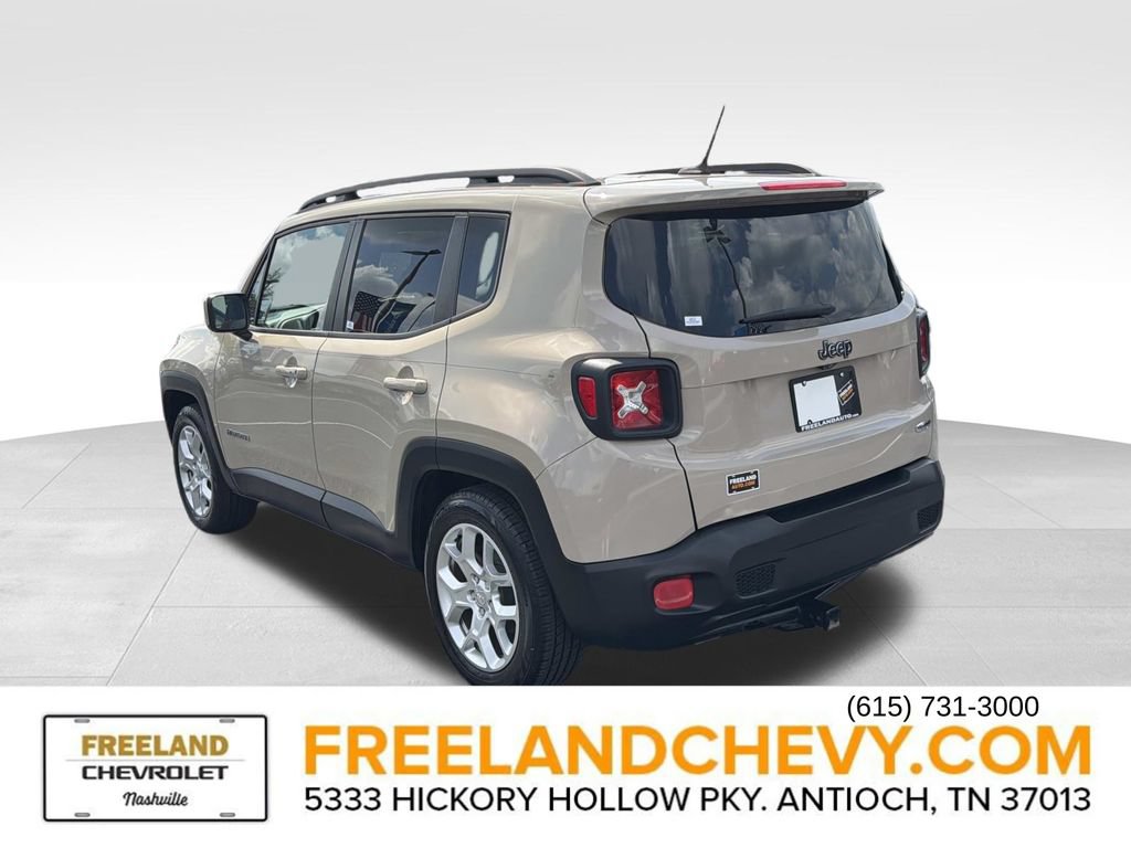 Used 2016 Jeep Renegade Latitude FWD image 5