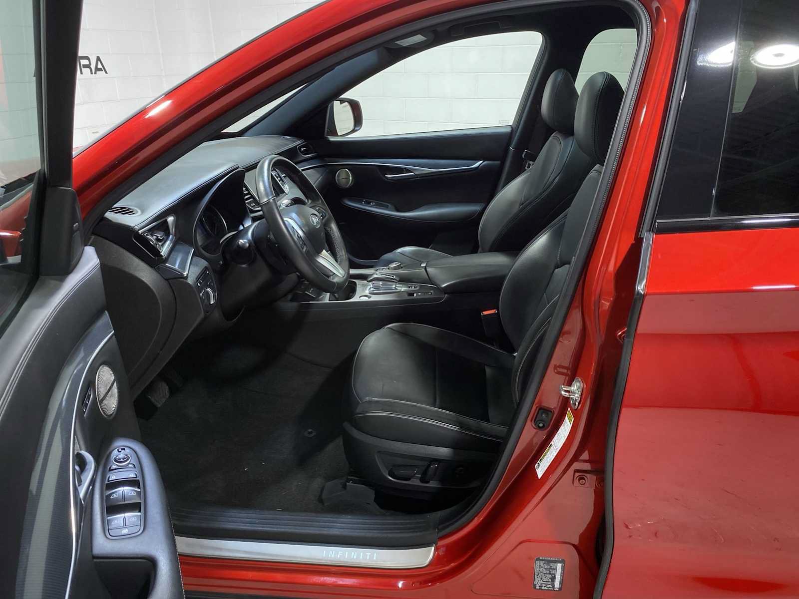 Used 2023 INFINITI QX50 Sport AWD/4WD image 2