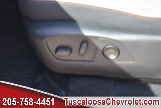 New 2027 Chevrolet Traverse LT w/ Driver Confidence Package FWD image 17