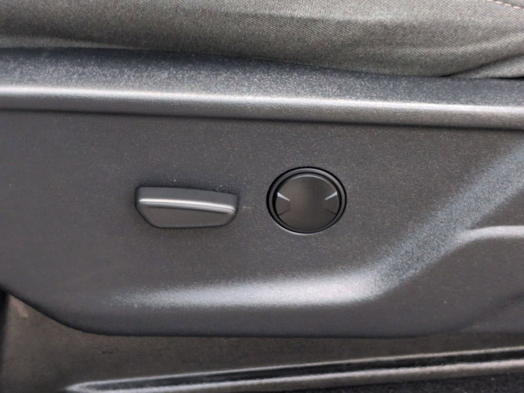 Used 2023 Ford F150 XLT AWD/4WD image 18