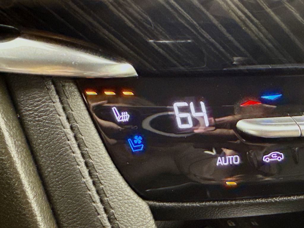 Used 2023 Cadillac XT6 Premium Luxury image 21