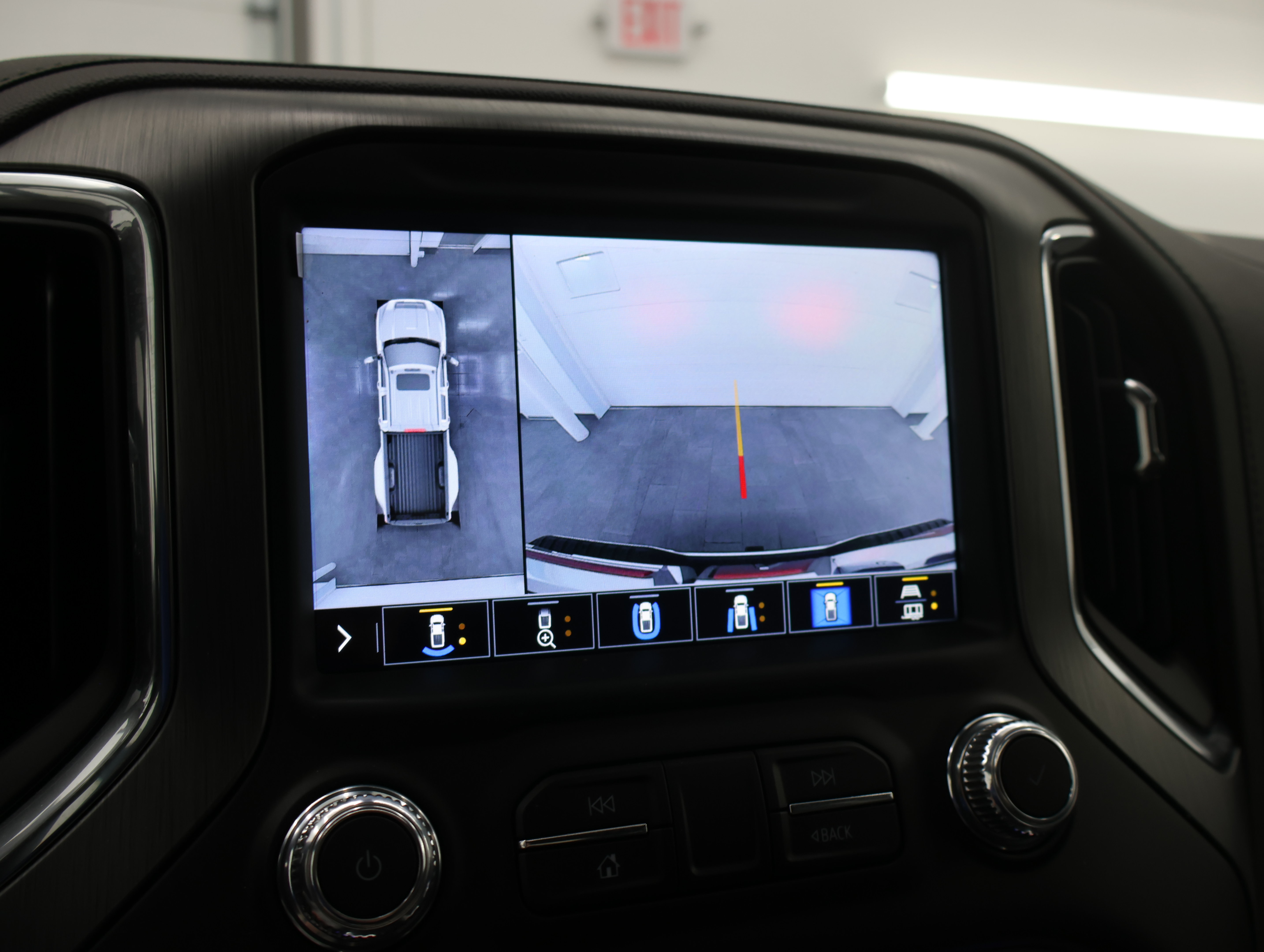 Used 2022 GMC Sierra 3500 Denali w/ Denali Ultimate Package AWD/4WD image 17