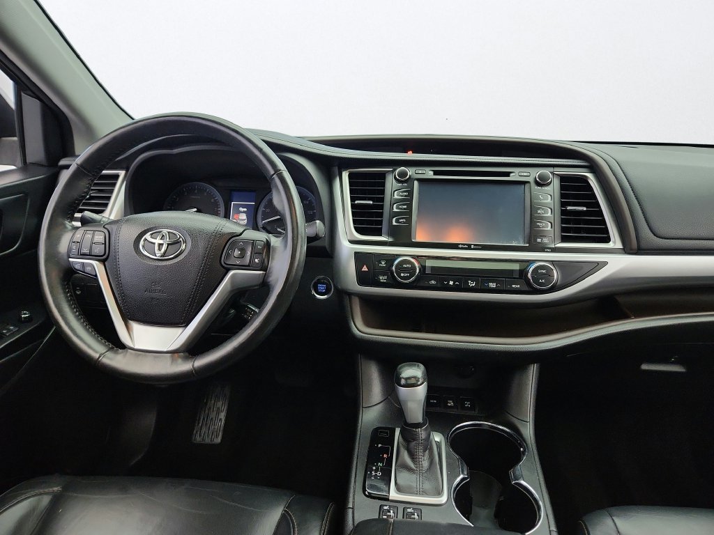 Used 2015 Toyota Highlander XLE AWD/4WD image 26
