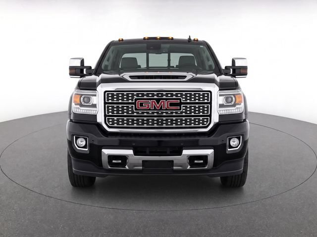 Used 2019 GMC Sierra 2500 Denali w/ Duramax Plus Package AWD/4WD image 5