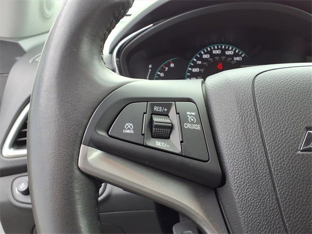 Used 2022 Chevrolet Trax LT w/ LT Convenience Package image 15