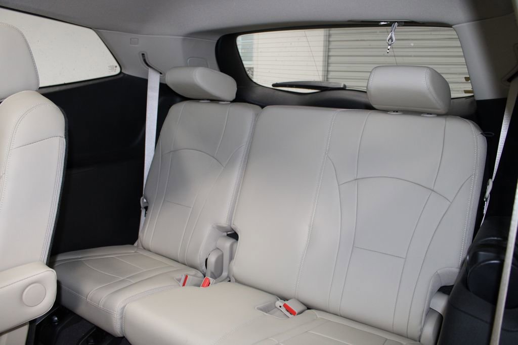 Used 2020 Buick Enclave Premium w/ Sun and Sites Package image 18
