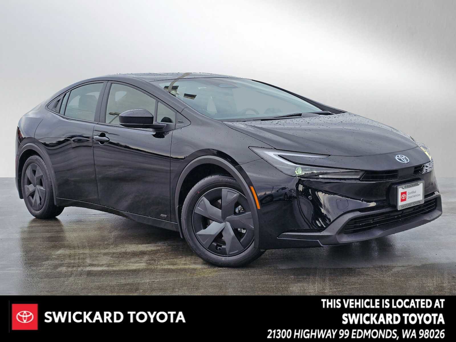 Used 2026 Toyota Prius LE image 1