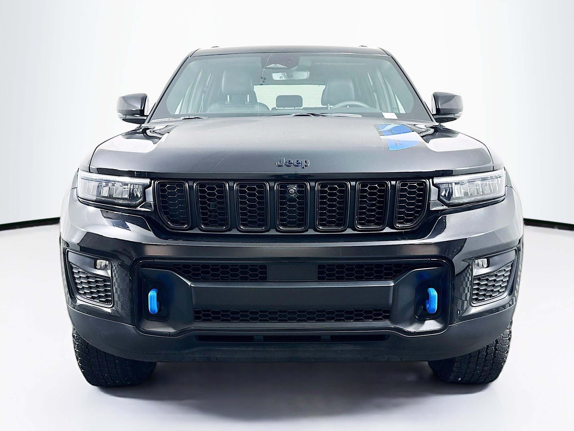 Used 2022 Jeep Grand Cherokee Trailhawk image 2
