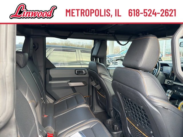 Used 2022 Ford Bronco Badlands image 10