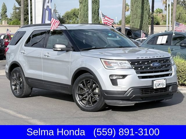 Used 2018 Ford Explorer XLT w/ Equipment Group 202A FWD image 2