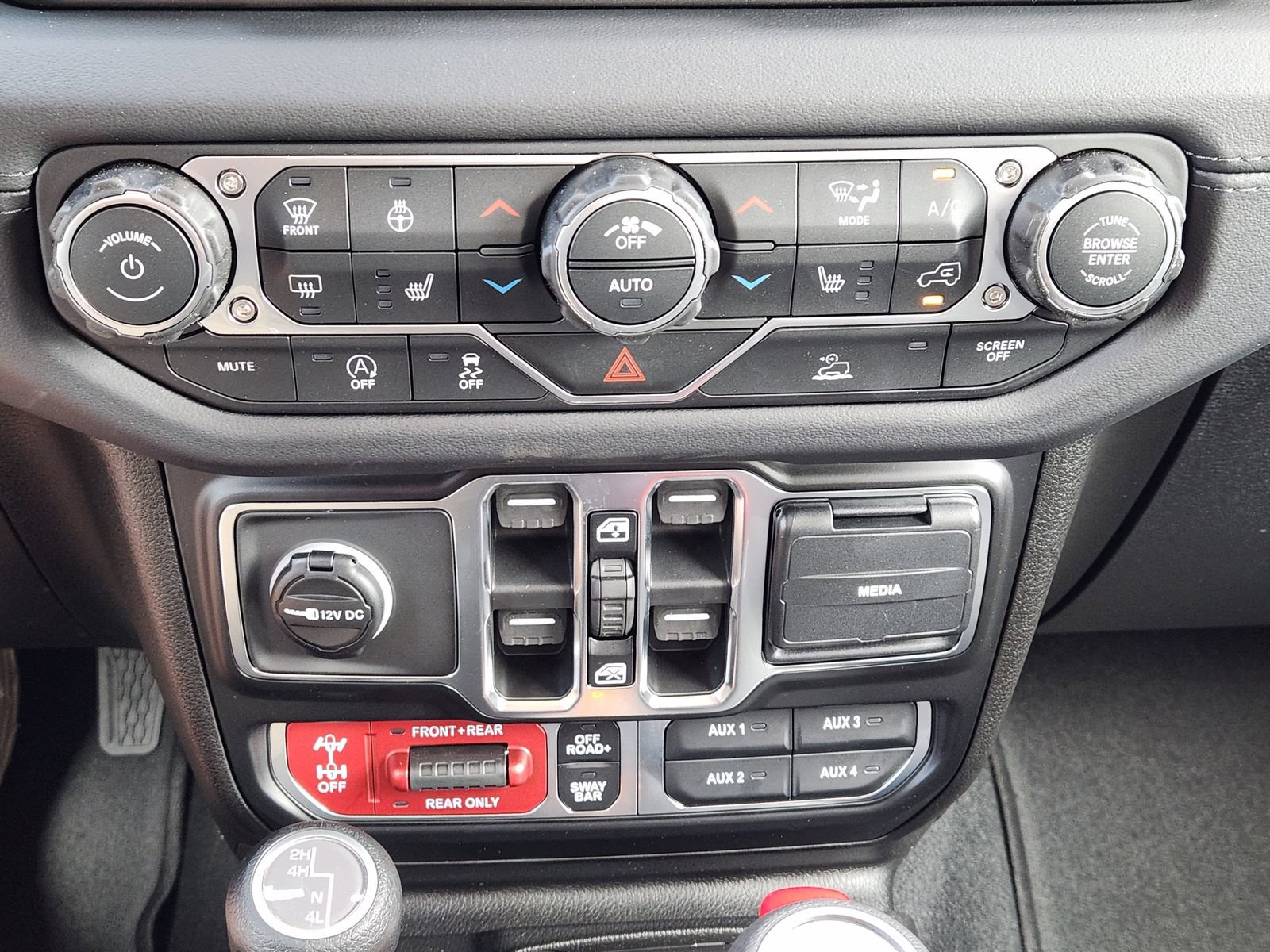 New 2026 Jeep Wrangler Unlimited Rubicon AWD/4WD image 18