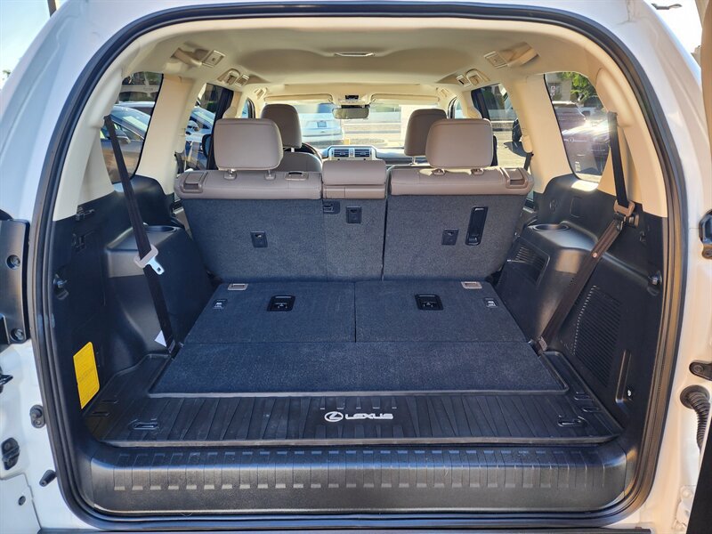 Used 2021 Lexus GX 460 Premium w/ Premium Package AWD/4WD image 17