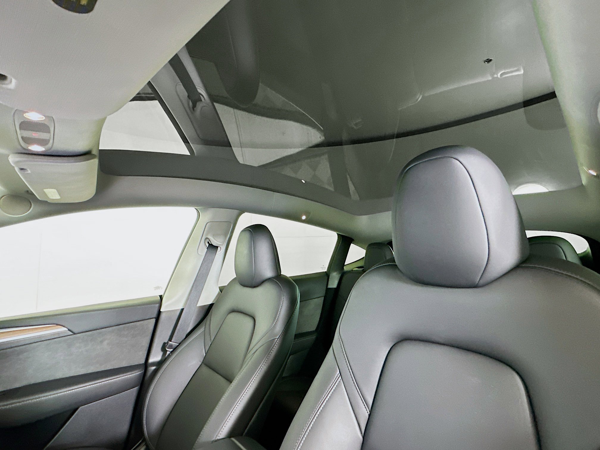 Used 2025 Tesla Model Y Long Range image 25