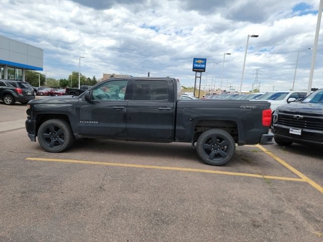 Used 2018 Chevrolet Silverado 1500 Custom w/ Custom Value Package AWD/4WD image 6