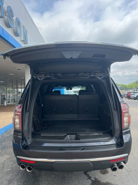 Used 2023 Chevrolet Suburban Premier AWD/4WD image 11