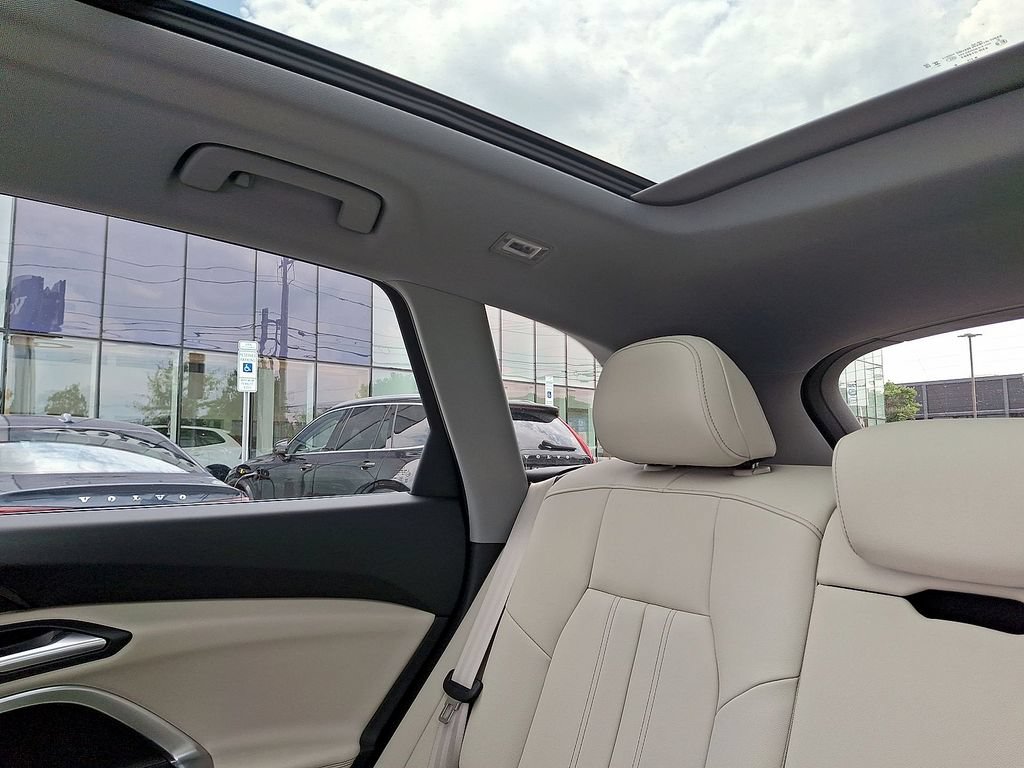 Used 2025 Audi Q5 Premium AWD/4WD image 12