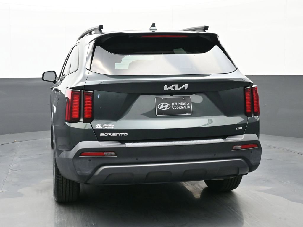 Used 2023 Kia Sorento S w/ Panoramic Sunroof Package image 4