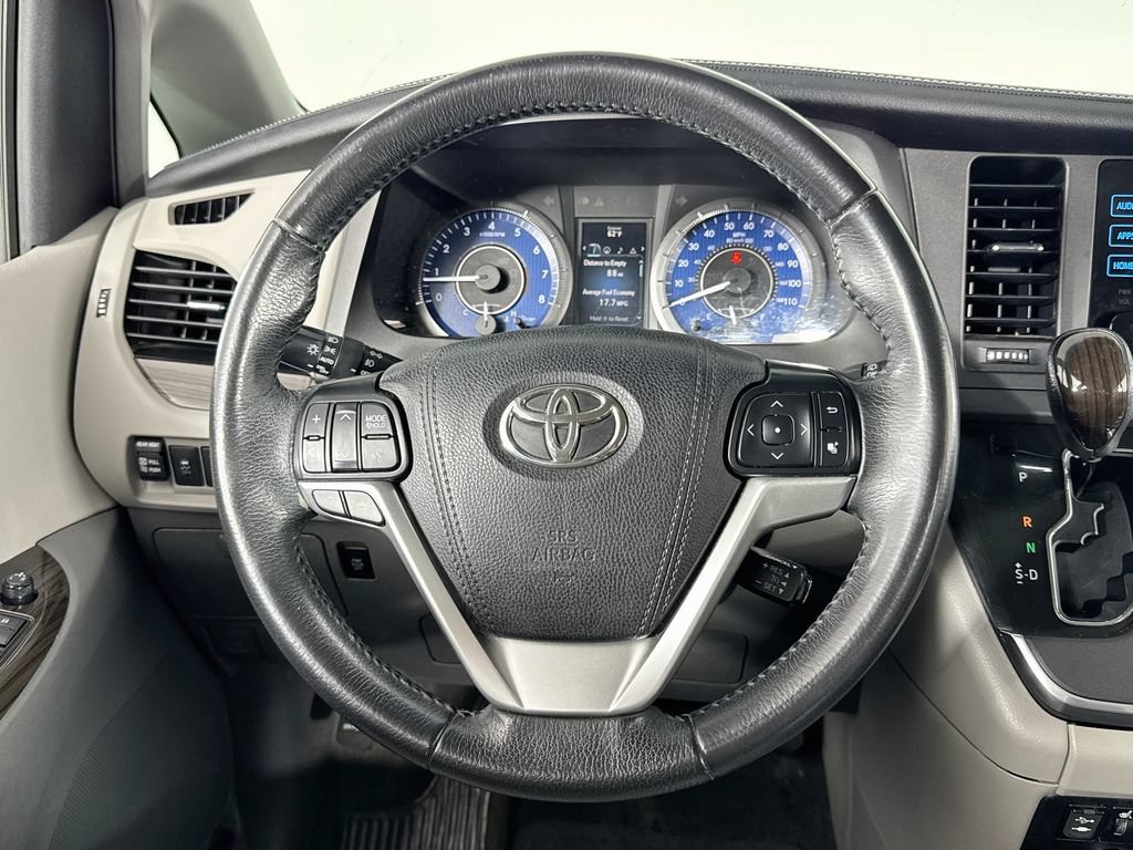 Used 2016 Toyota Sienna XLE w/ XLE Navigation Package AWD/4WD image 18