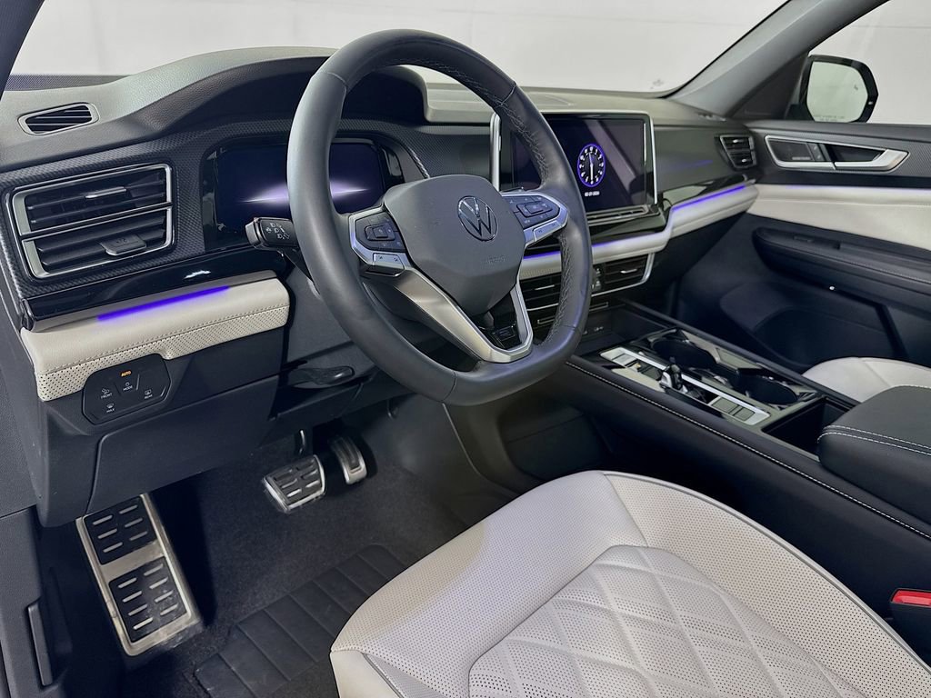 Used 2025 Volkswagen Atlas Cross Sport SEL Premium R-Line image 9