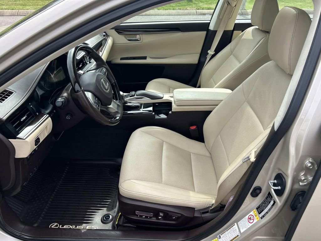 Used 2018 Lexus ES 350 w/ Navigation System Package FWD image 21