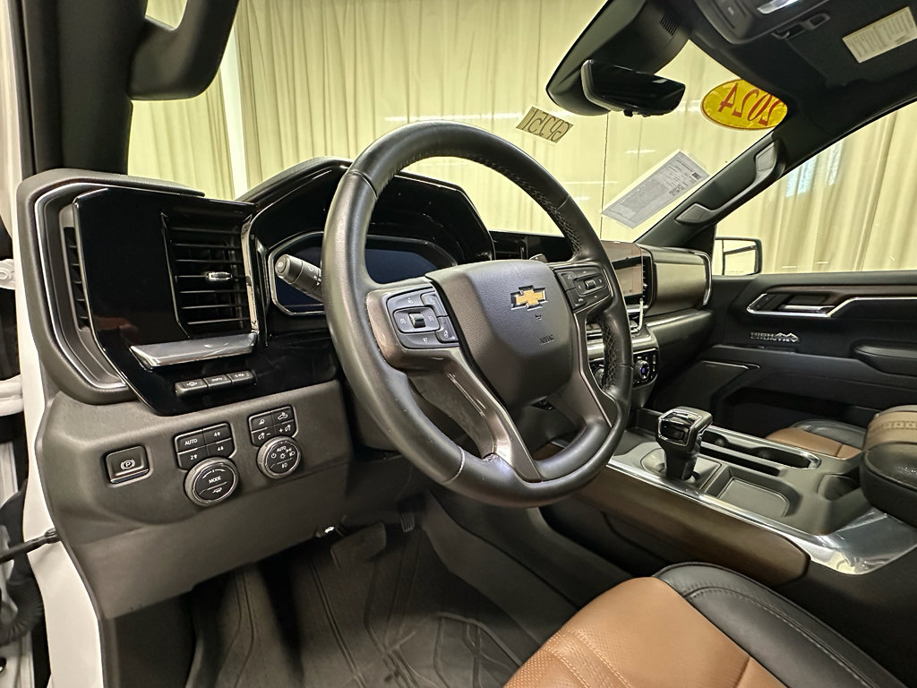 Certified 2024 Chevrolet Silverado 1500 High Country w/ High Country Premium Package AWD/4WD image 27