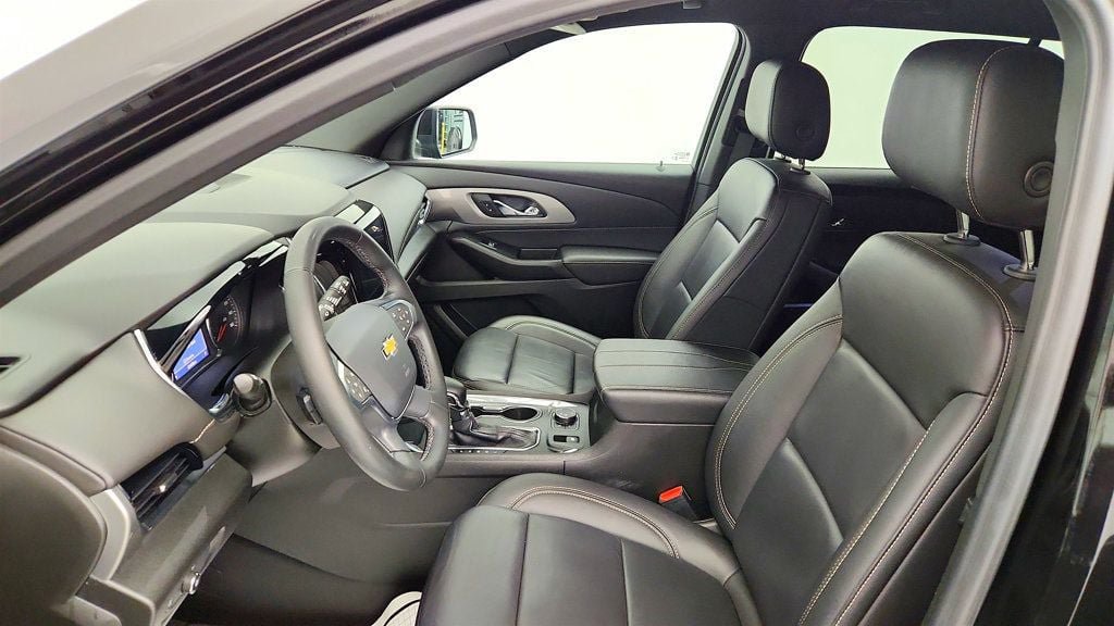 Used 2023 Chevrolet Traverse LT AWD/4WD image 18