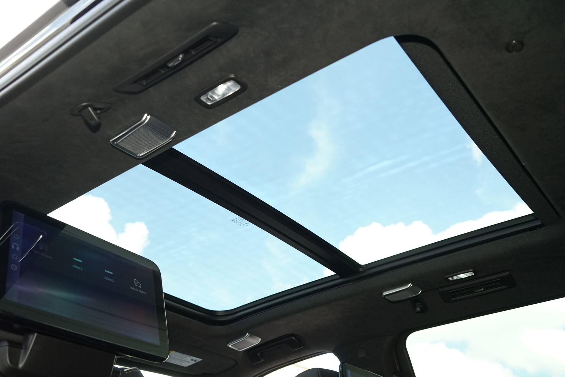 Used 2026 Cadillac Escalade ESV V image 23