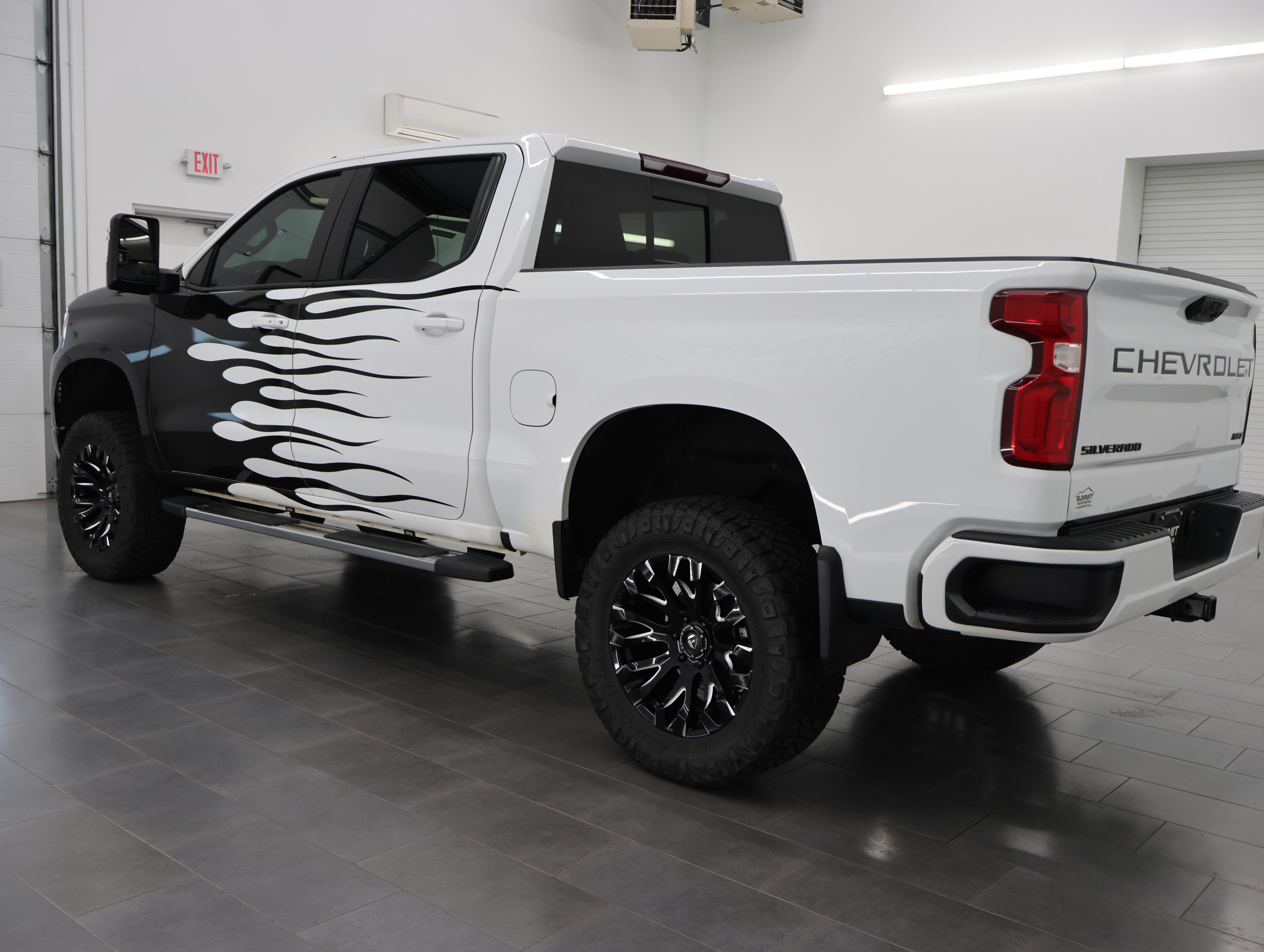 Used 2022 Chevrolet Silverado 1500 RST w/ True North Edition Plus AWD/4WD image 6