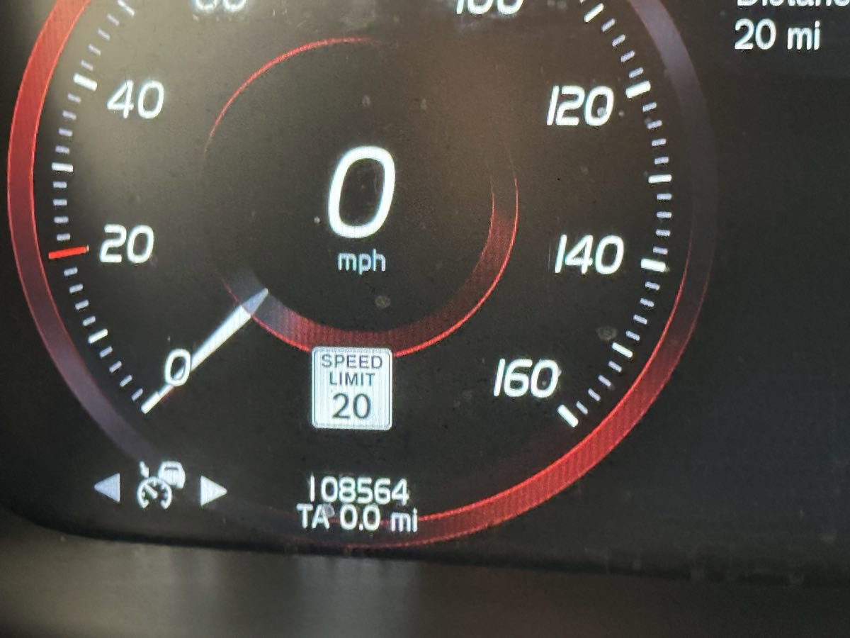 Used 2017 Volvo S90 T6 Inscription w/ Vision Package image 37