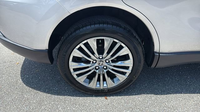 Certified 2023 Toyota Venza XLE AWD/4WD image 12