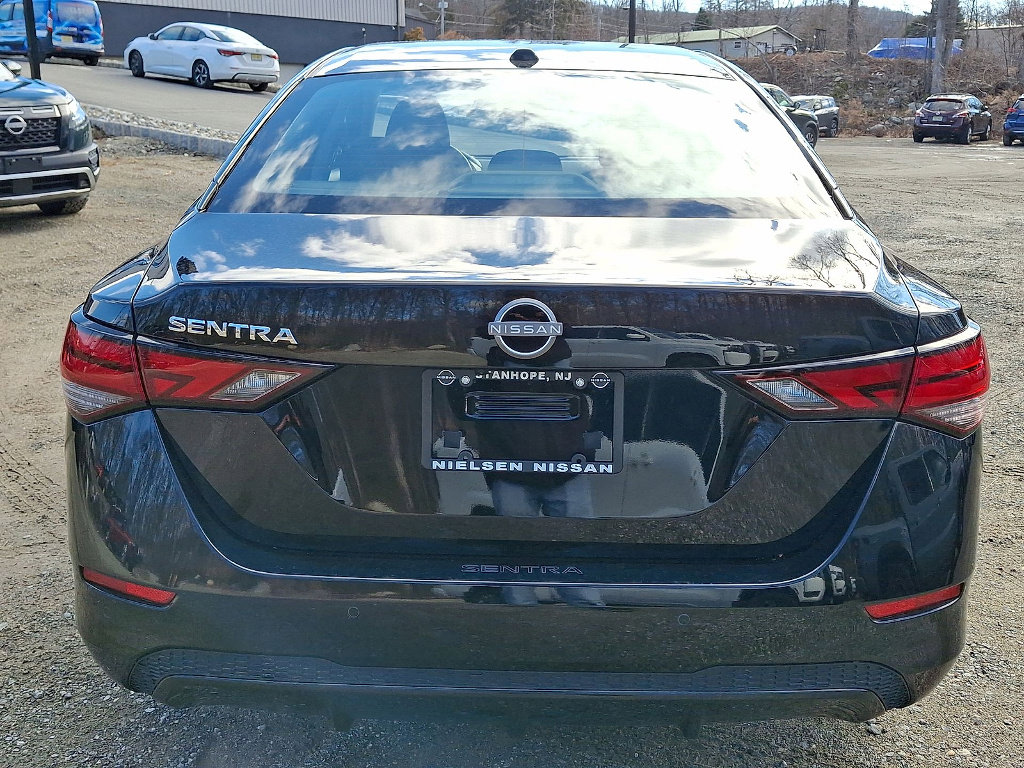 Used 2025 Nissan Sentra SV w/ Trunk Package image 22