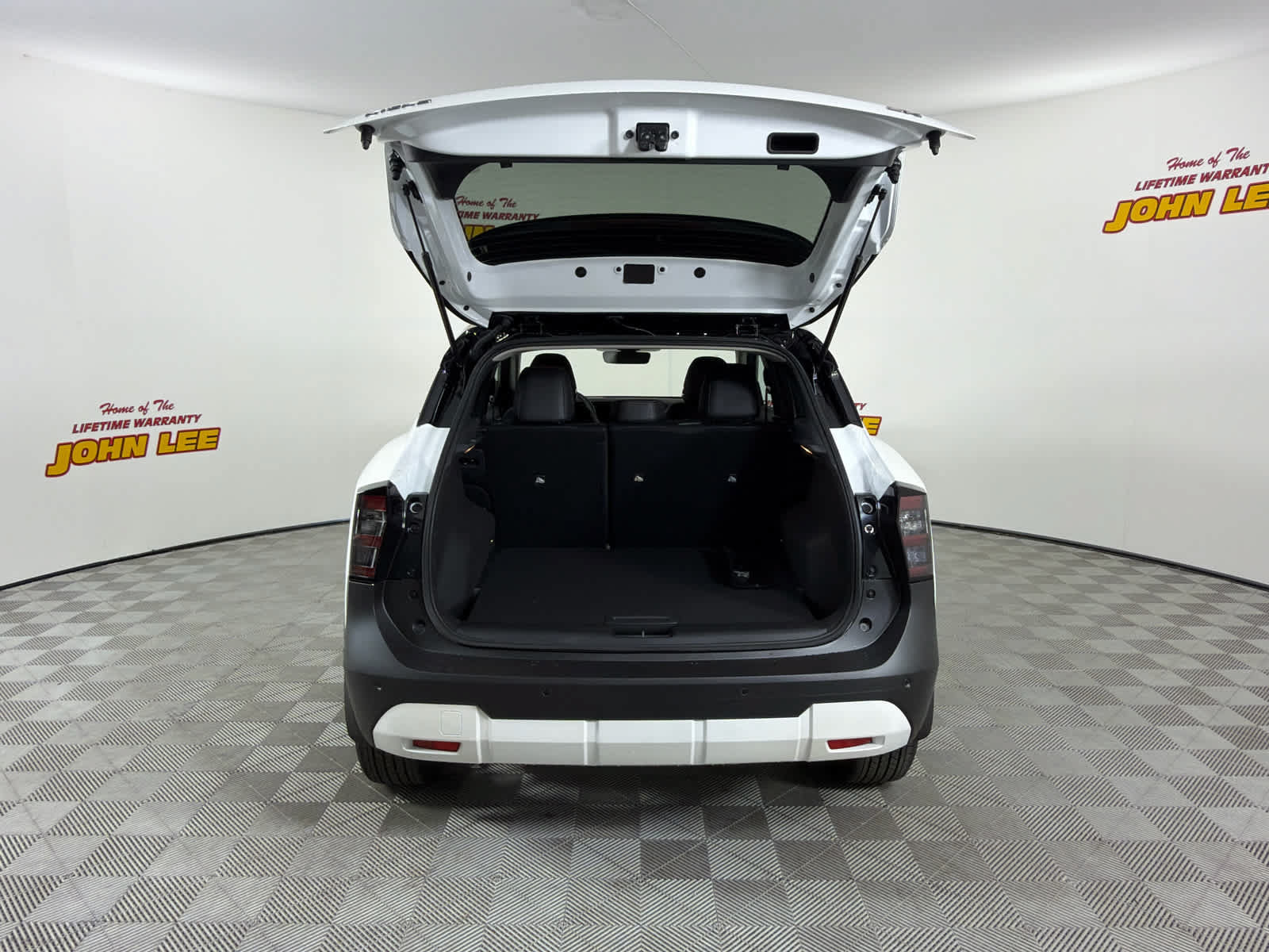 New 2026 Nissan Kicks SR w/ SR Premium Package FWD image 5
