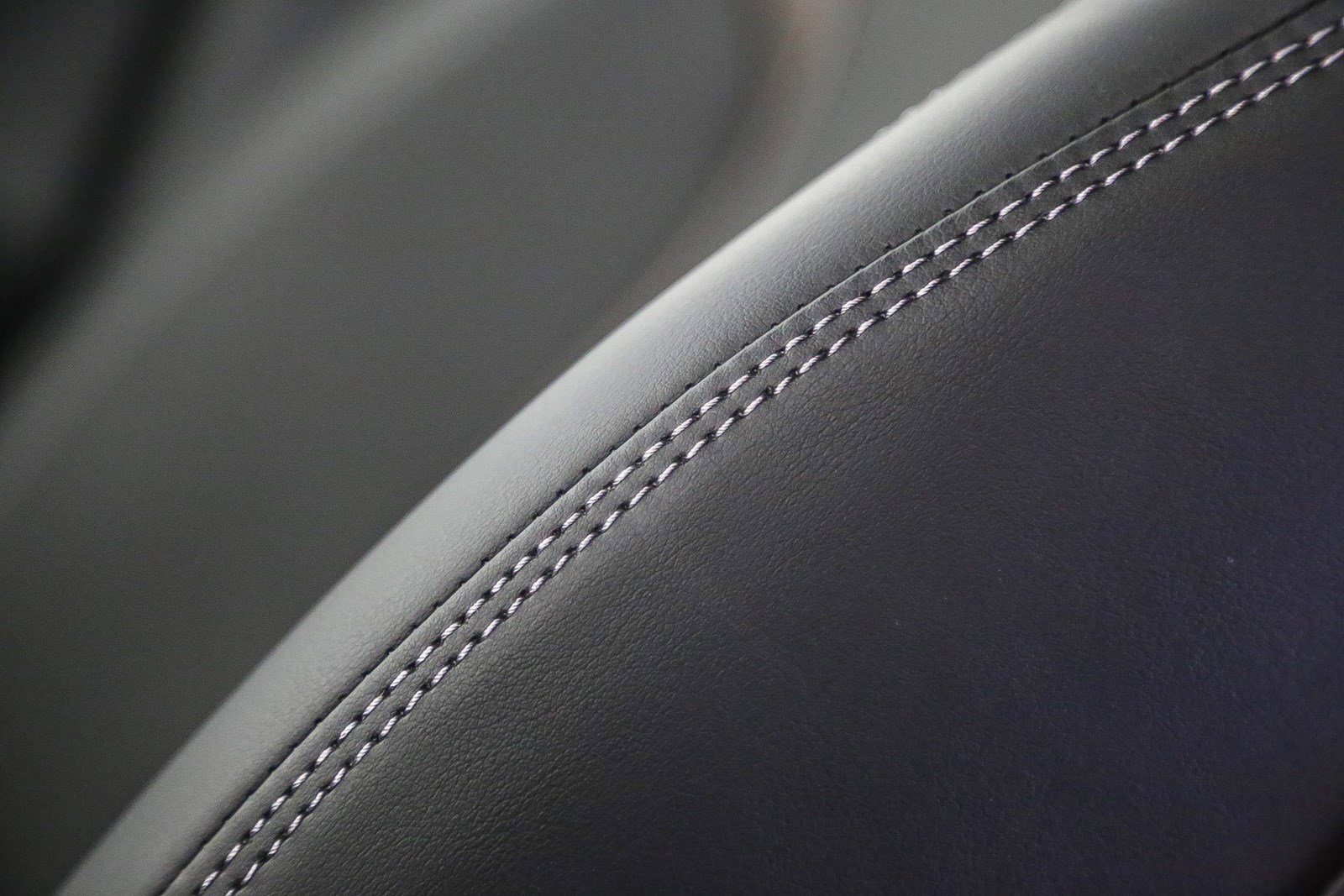 New 2025 Nissan Armada SL w/ Captain's Chari Seat Package image 31