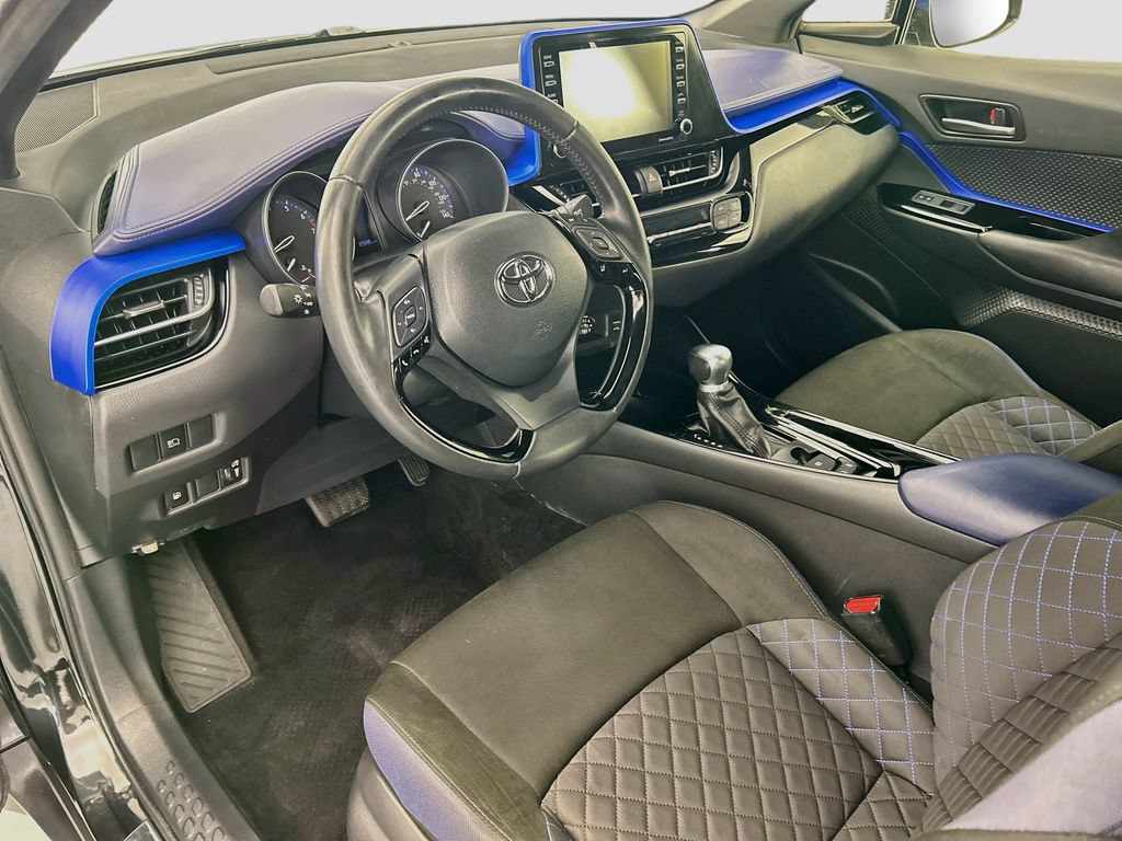 Used 2020 Toyota C-HR XLE FWD image 9