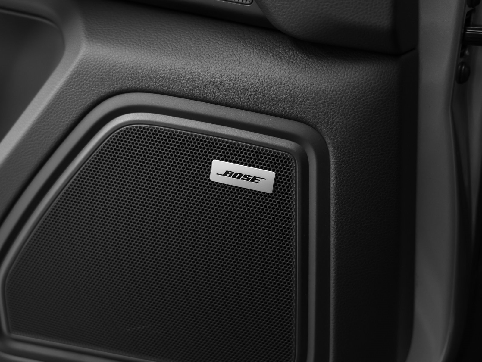 Certified 2025 Porsche Macan image 33