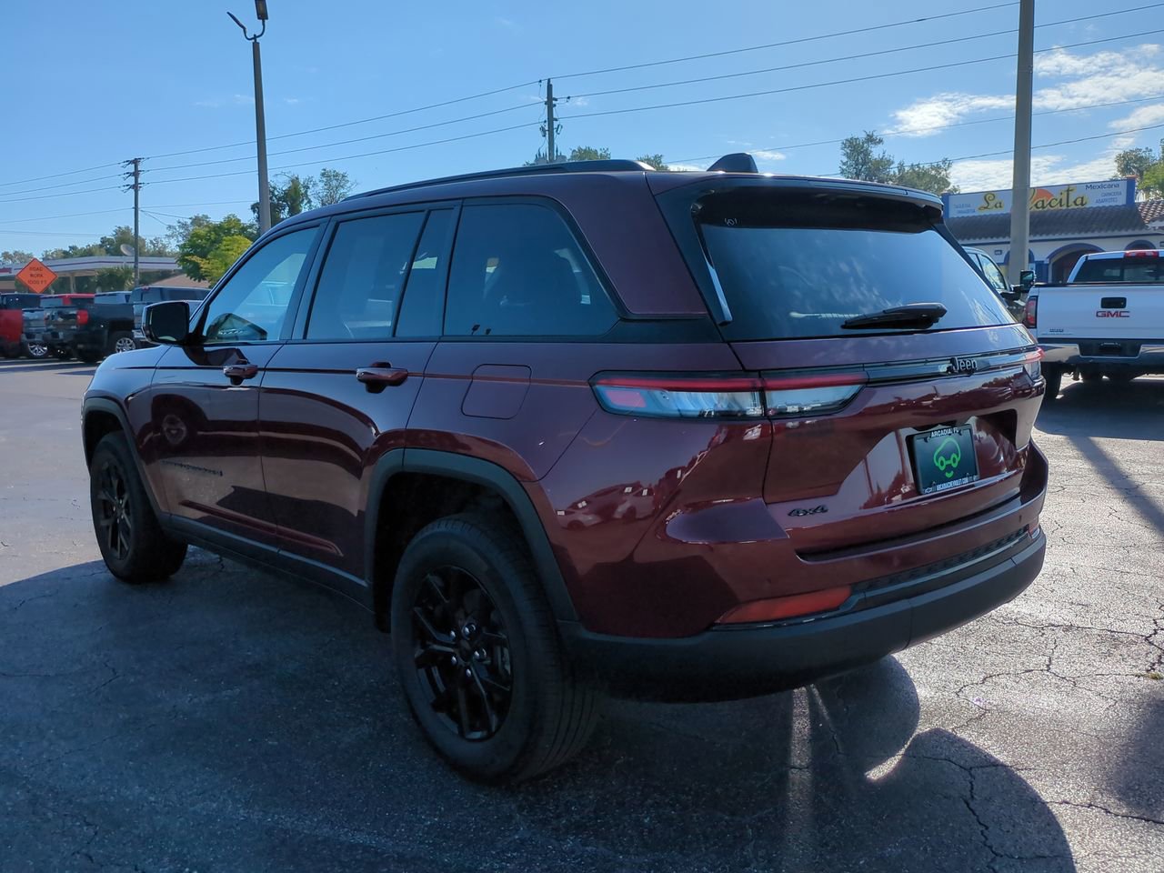 Used 2024 Jeep Grand Cherokee Altitude image 6