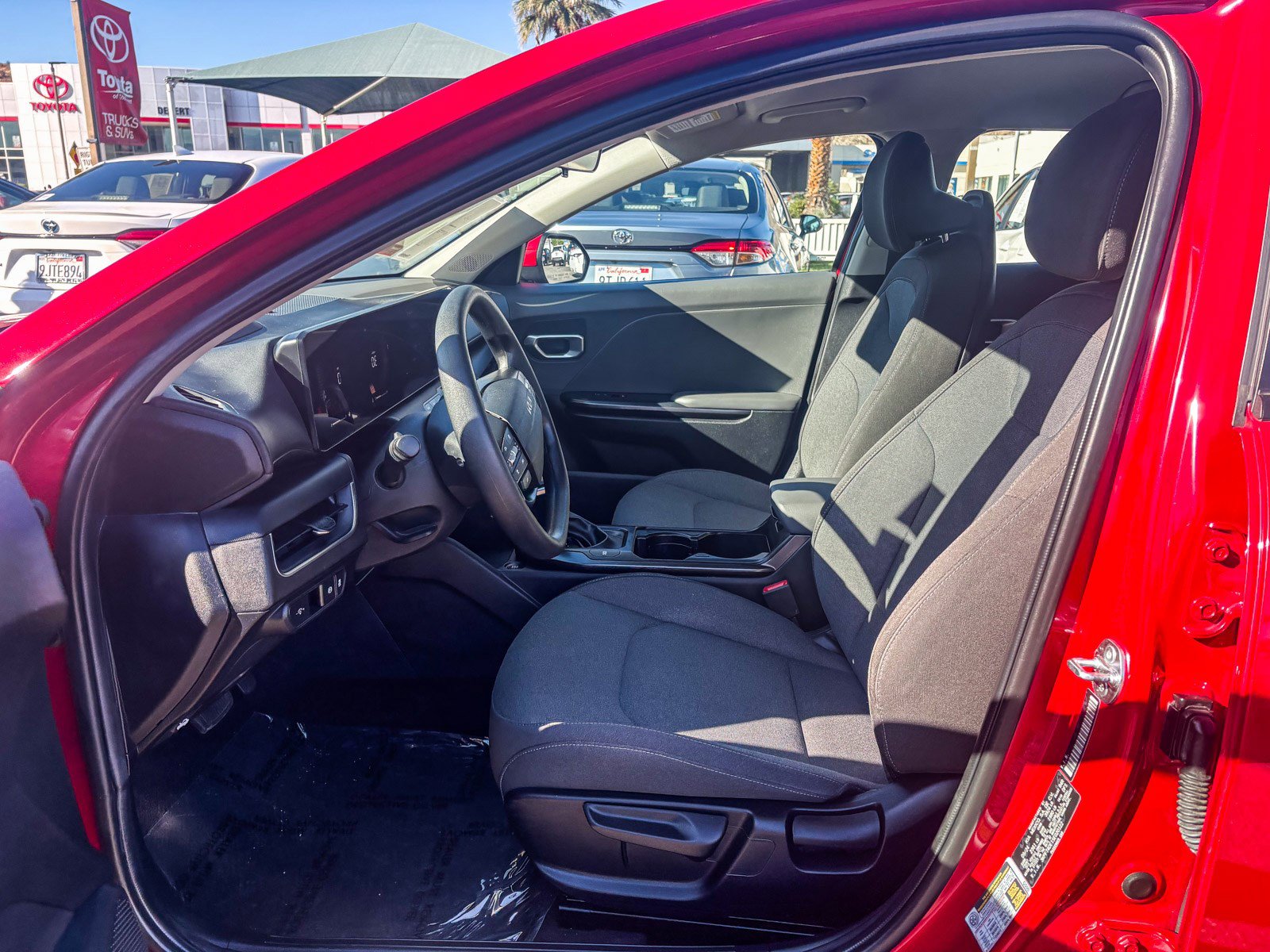 Used 2025 Kia K4 FWD image 21