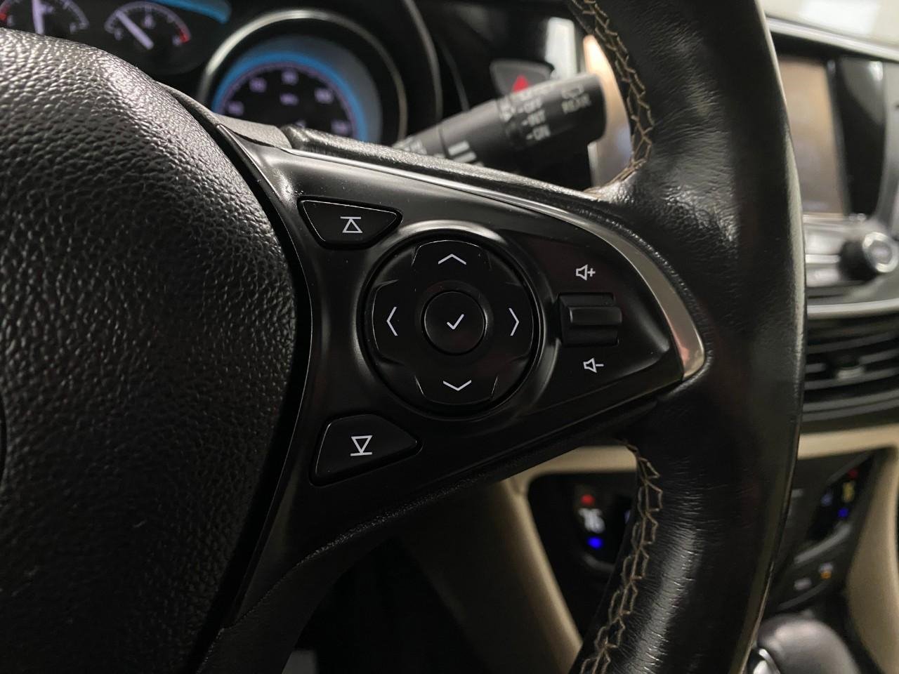 Used 2017 Buick Envision Essence image 17