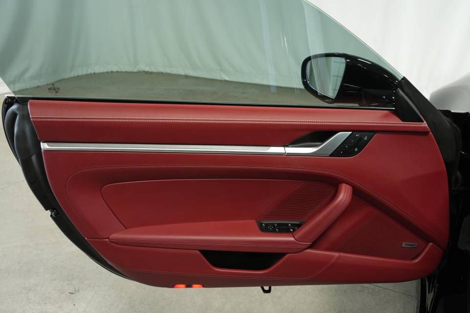 Certified 2025 Porsche 911 Carrera RWD image 27