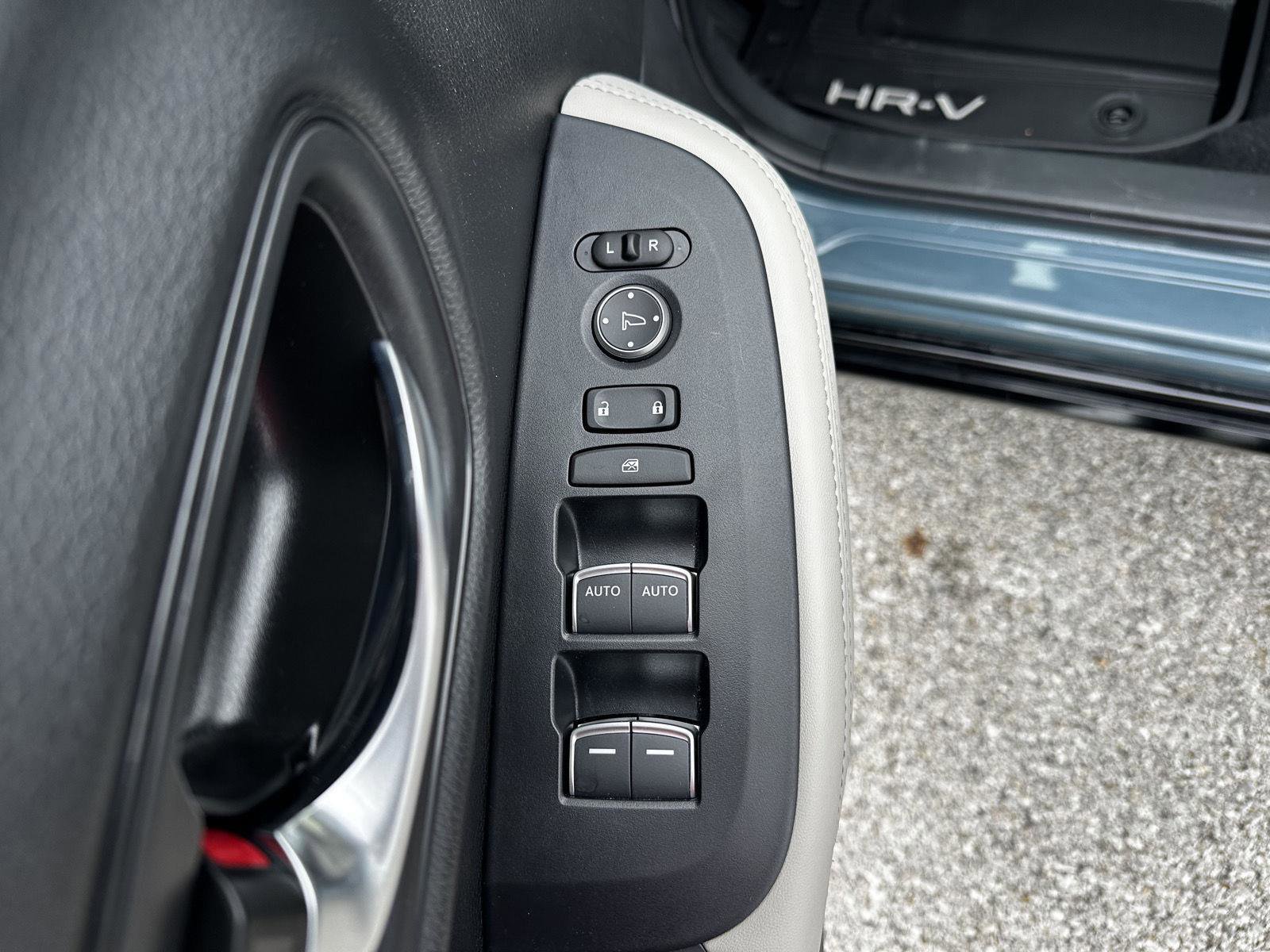 Used 2024 Honda HR-V EX-L image 9